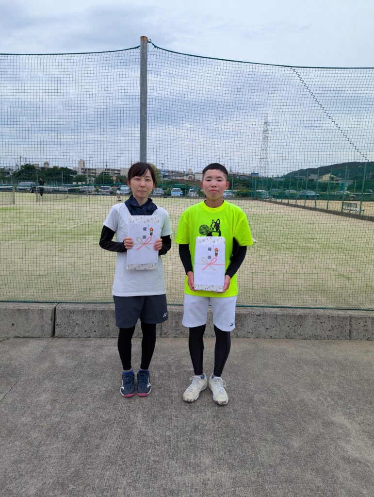 女子Aクラス優勝　武方・山本